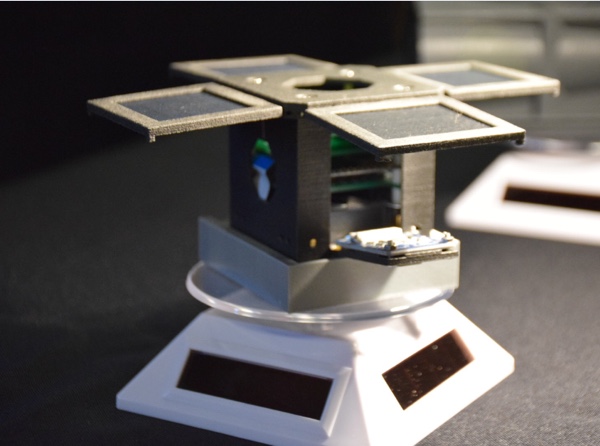 nanosatellite Mini-Cubes